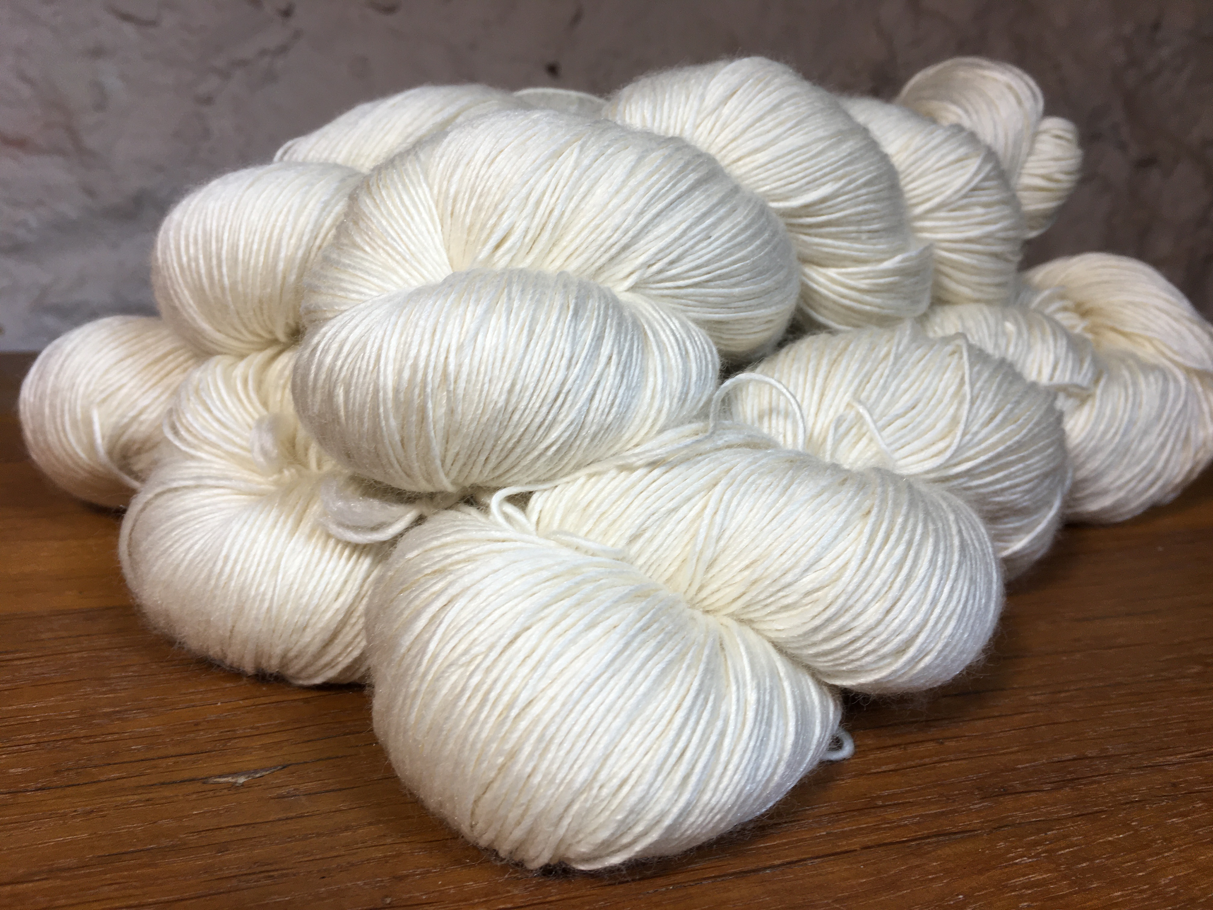 NEW Sock Weight Single Ply 75% Superwash Extrafine (19.5 micron) Merino Wool 25% Silk Yarn 5 x 100gm Pack